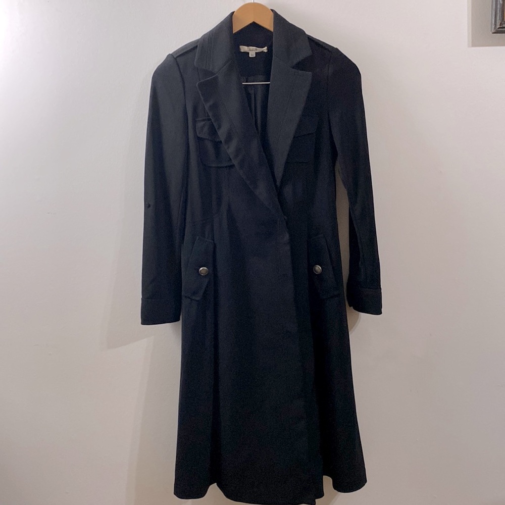 ZIO front button long sleeve trench coat or women’s dress. W15, L41.